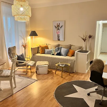 T7 In Susanne's Feelathome Big Apartman